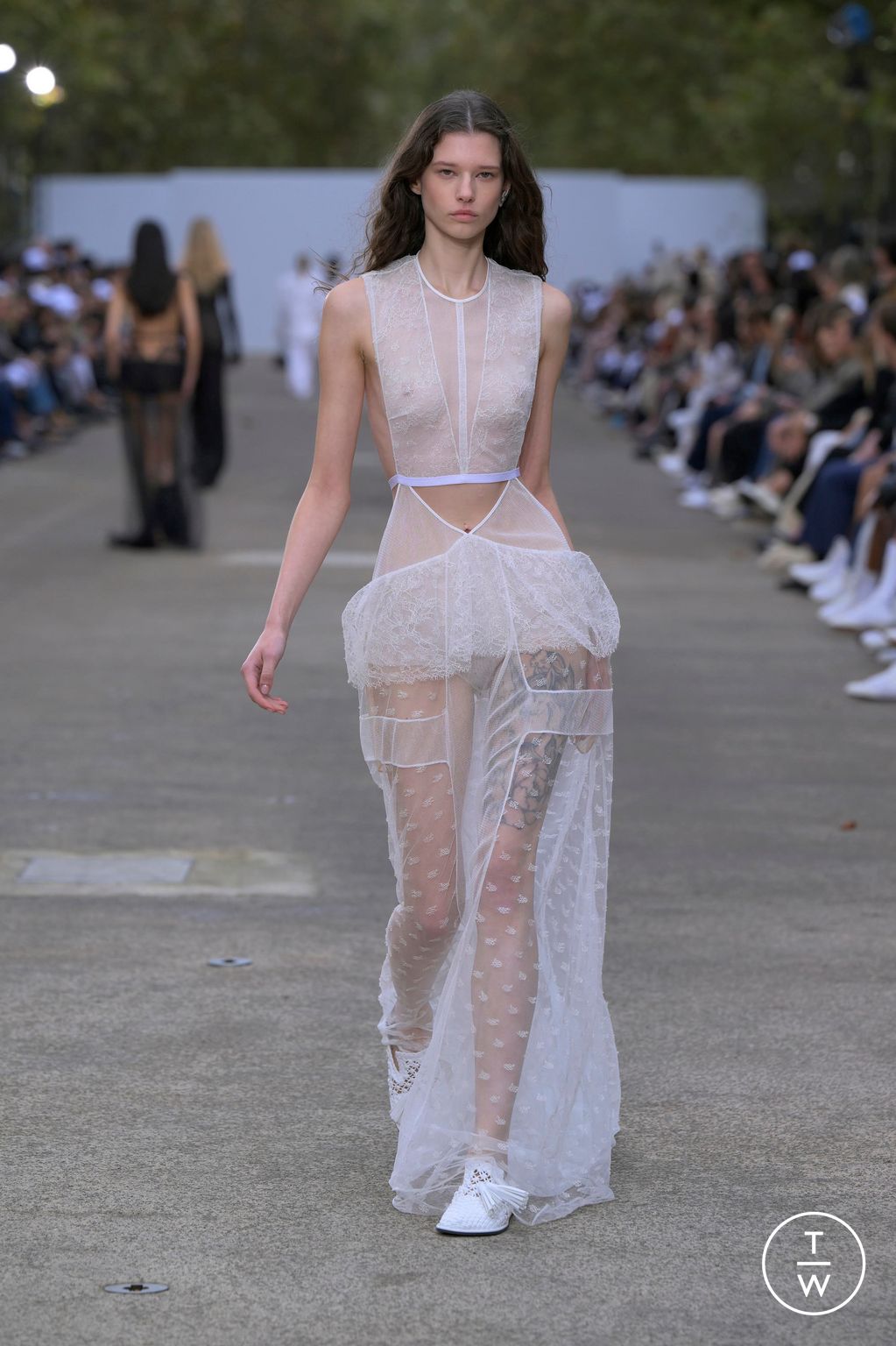 Fashion Week Paris Spring-Summer 2025 look 48 from the Stella McCartney collection womenswear