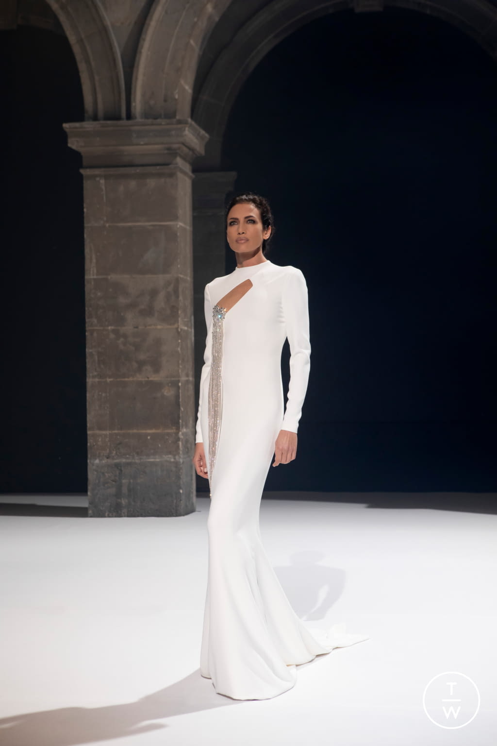 Fashion Week Paris Spring/Summer 2021 look 10 from the Stephane Rolland collection couture