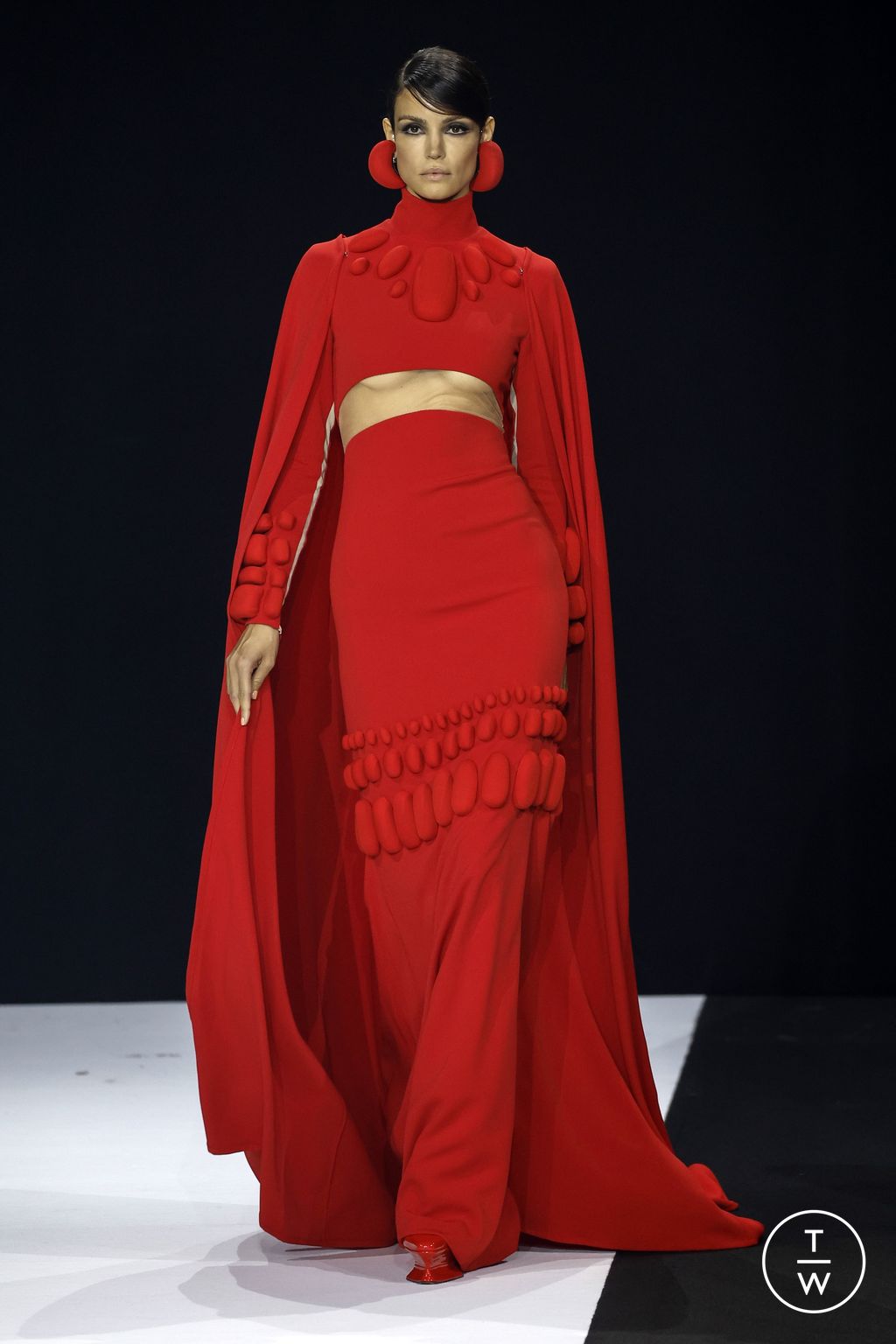 Fashion Week Paris Fall/Winter 2022 look 12 from the Stephane Rolland collection 高级定制