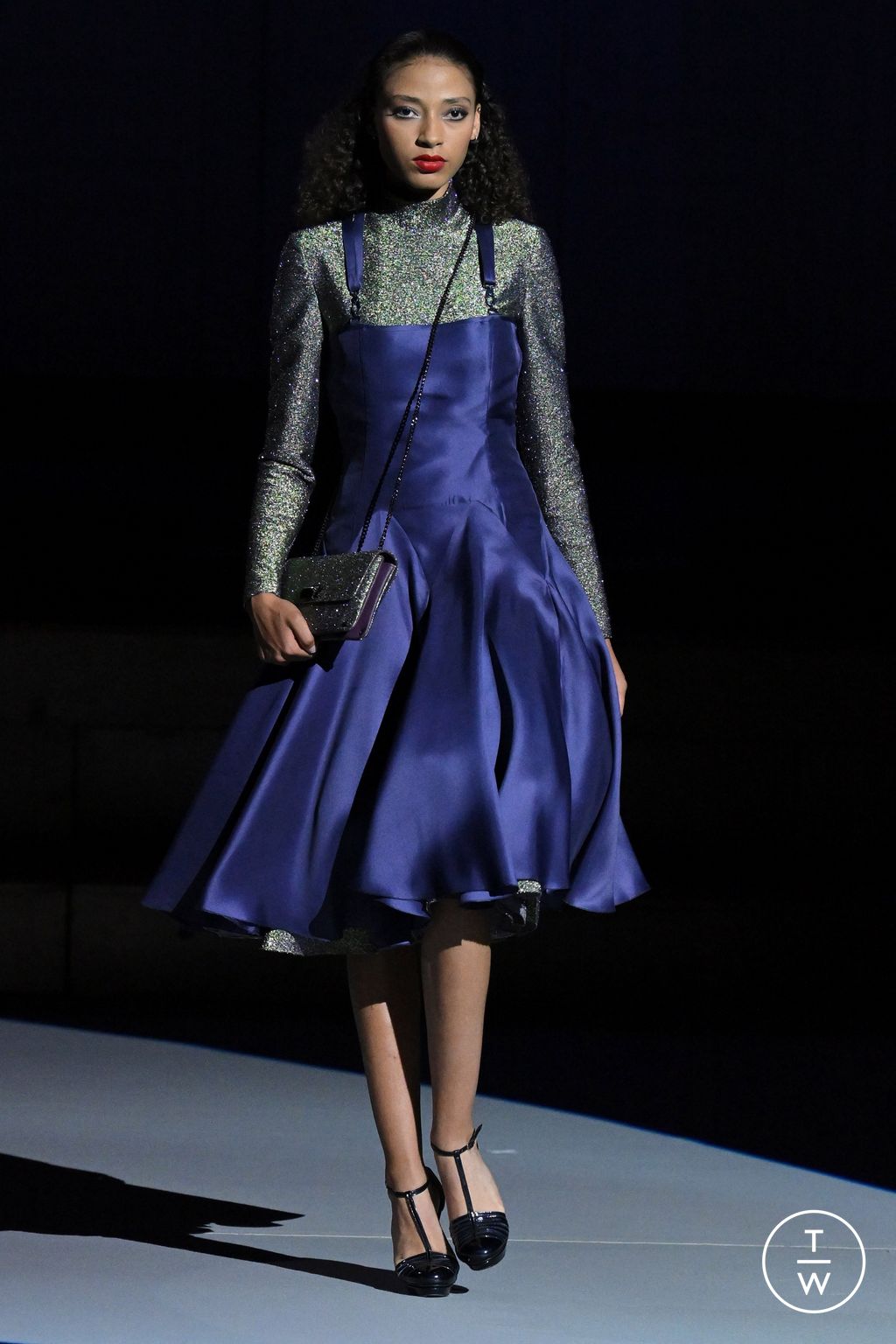 Fashion Week Paris Fall/Winter 2023 look 2 from the Julien Fournié collection couture