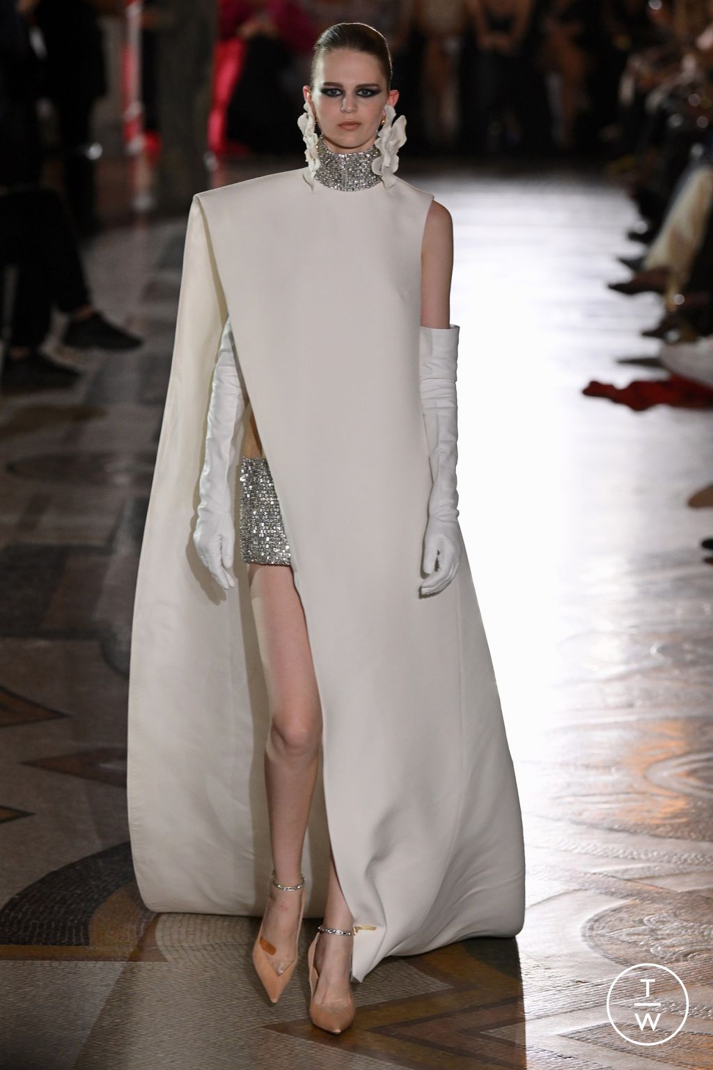 Fashion Week Paris Fall/Winter 2023 look 11 from the Stephane Rolland collection 高级定制