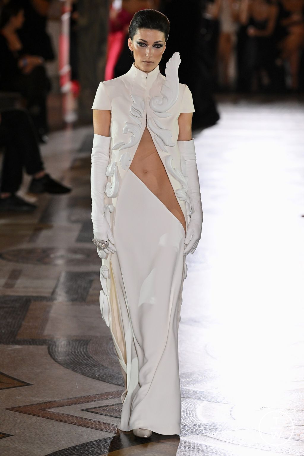 Fashion Week Paris Fall/Winter 2023 look 14 from the Stéphane Rolland collection couture