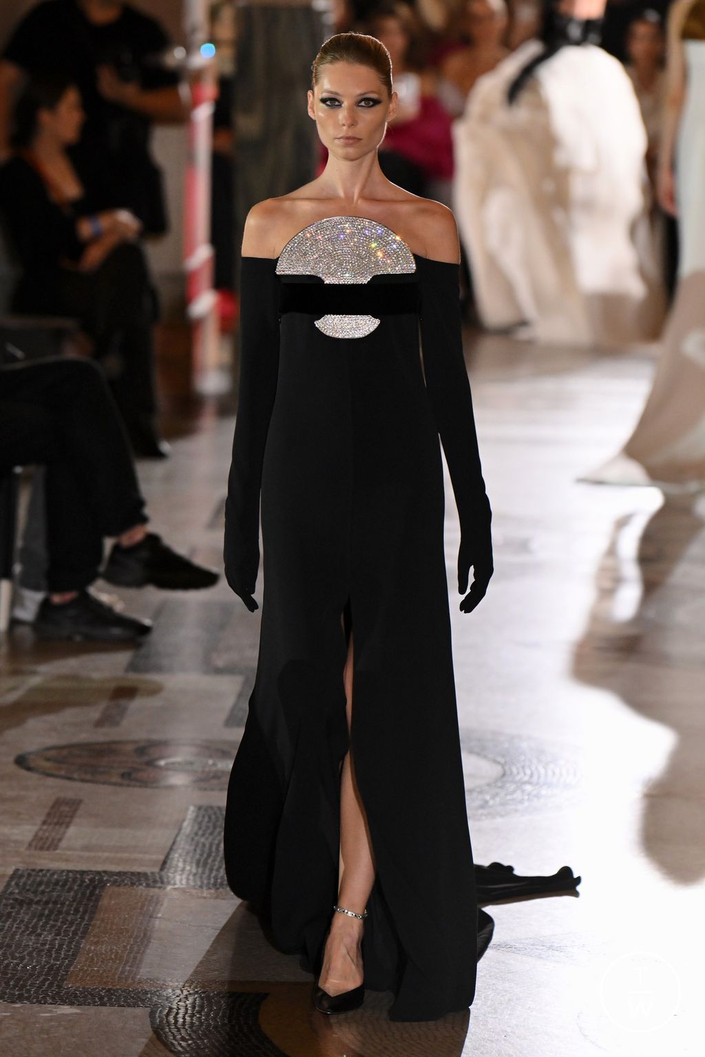 Fashion Week Paris Fall/Winter 2023 look 23 from the Stephane Rolland collection 高级定制