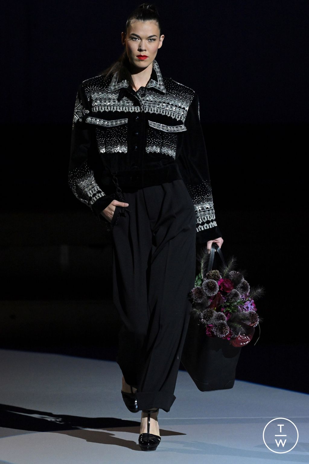 Fashion Week Paris Fall/Winter 2023 look 22 from the Julien Fournié collection 高级定制