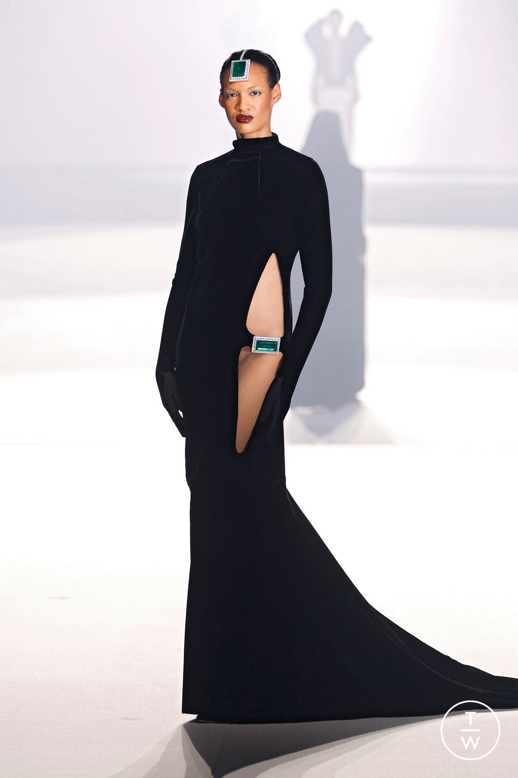 Fashion Week Paris Fall/Winter 2024 look 8 from the Stephane Rolland collection couture
