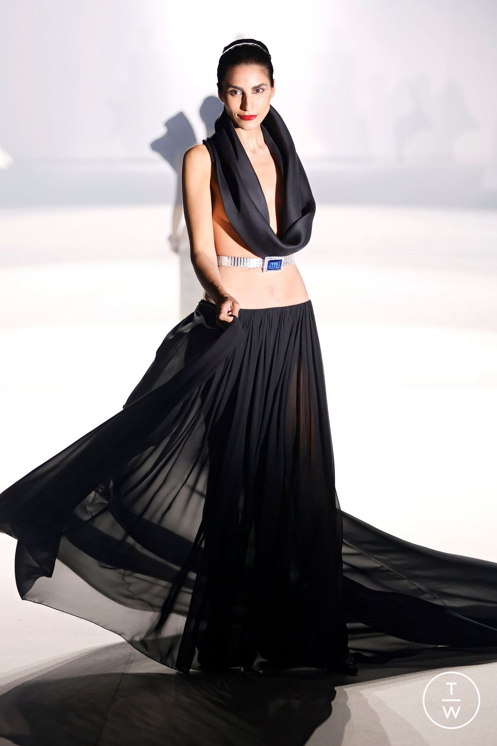Fashion Week Paris Fall/Winter 2024 look 11 from the Stephane Rolland collection couture