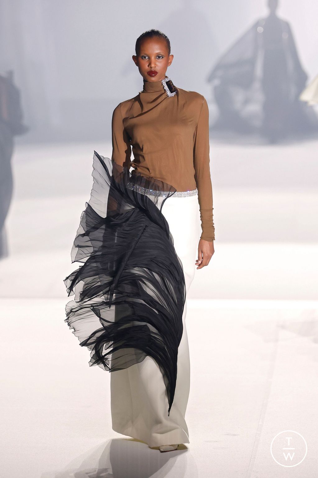 Fashion Week Paris Fall/Winter 2024 look 13 de la collection Stephane Rolland couture