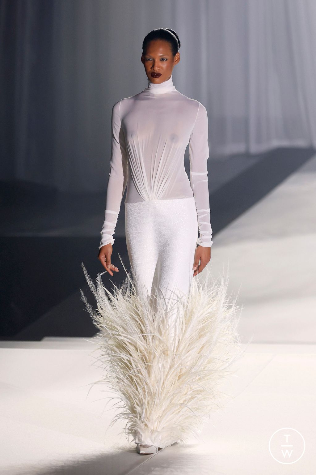 Fashion Week Paris Fall/Winter 2024 look 27 from the Stephane Rolland collection couture