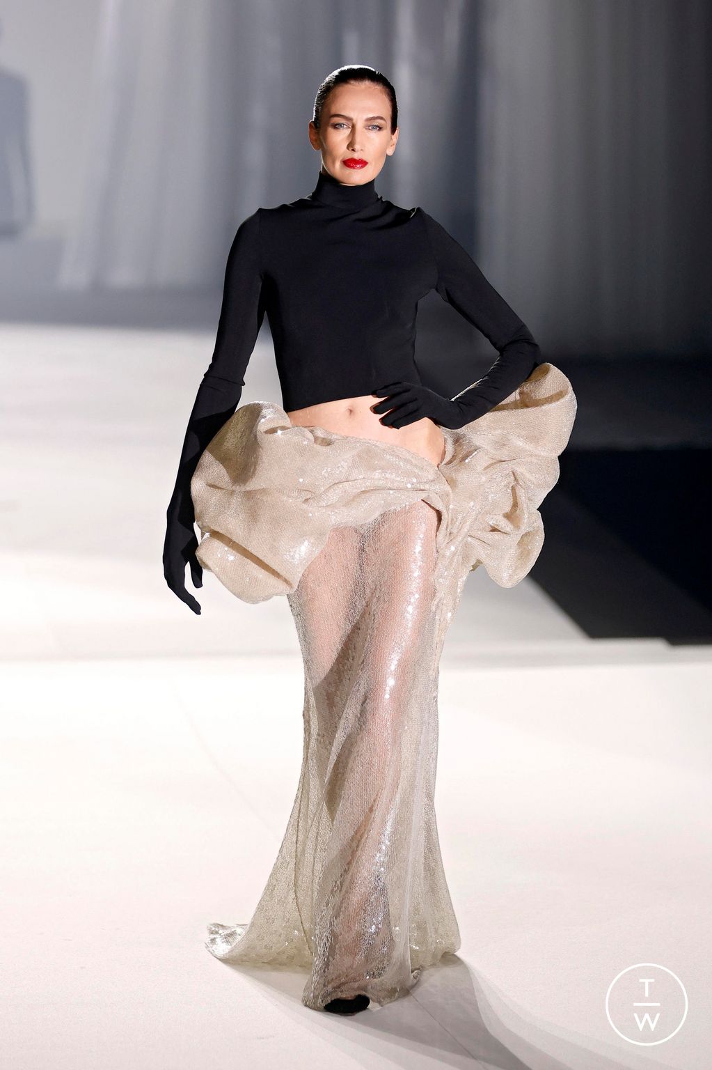 Fashion Week Paris Fall/Winter 2024 look 29 from the Stephane Rolland collection couture