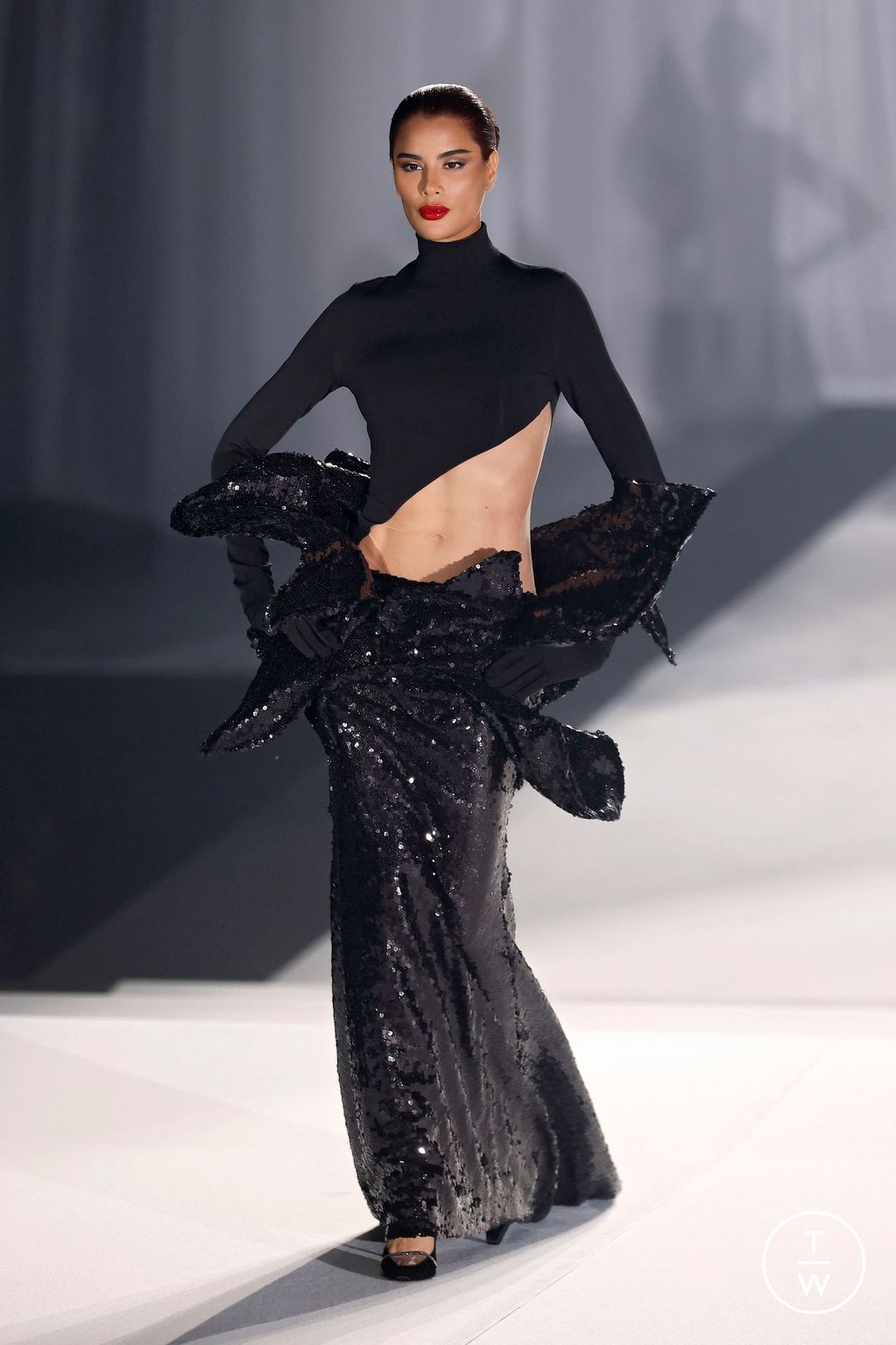 Fashion Week Paris Fall/Winter 2024 look 30 from the Stephane Rolland collection couture