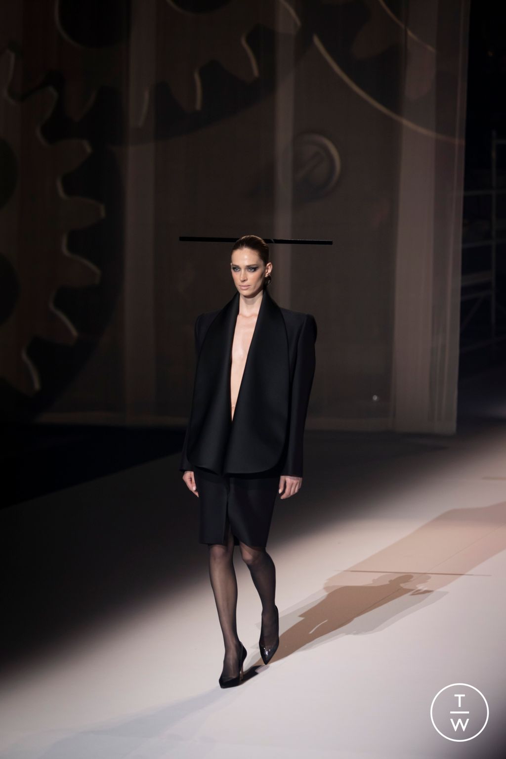 Fashion Week Paris Fall/Winter 2025 look 5 from the Stephane Rolland collection couture