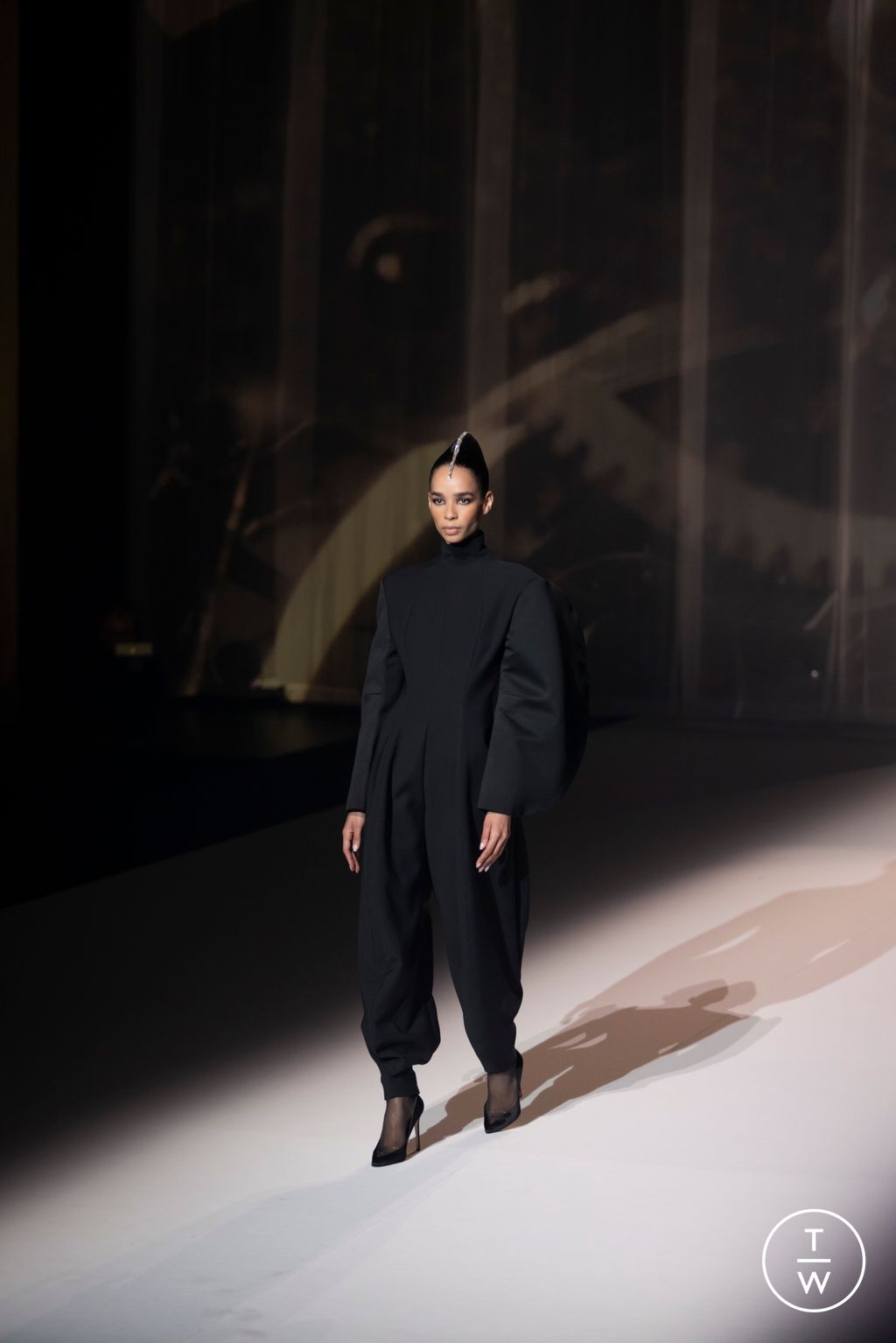 Fashion Week Paris Fall/Winter 2025 look 6 from the Stephane Rolland collection couture