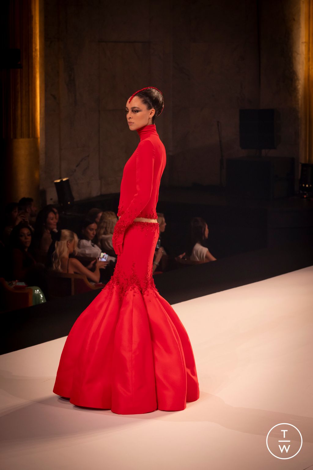Fashion Week Paris Fall/Winter 2025 look 15 from the Stephane Rolland collection couture