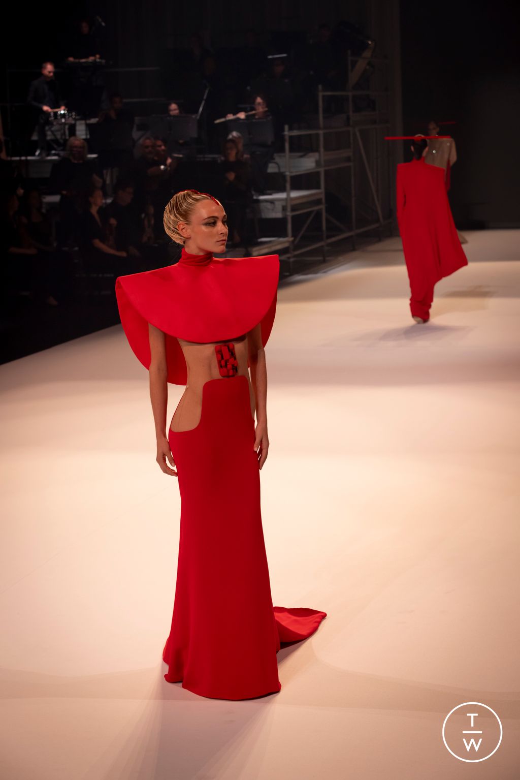 Fashion Week Paris Fall/Winter 2025 look 17 from the Stephane Rolland collection couture