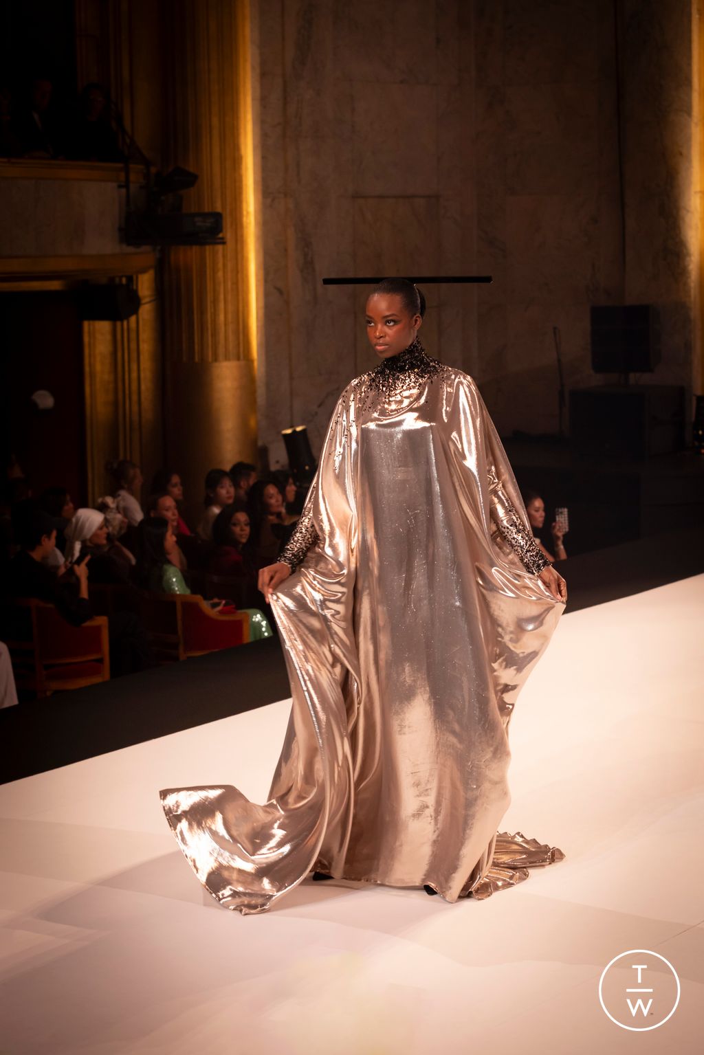 Fashion Week Paris Fall/Winter 2025 look 21 from the Stephane Rolland collection couture
