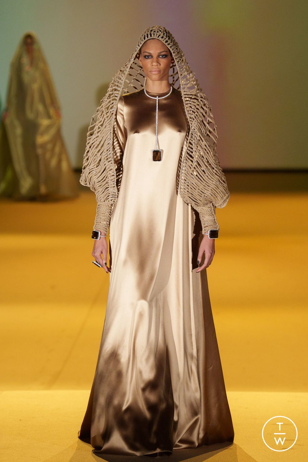 Fashion Week Paris Spring/Summer 2024 look 13 de la collection Stephane Rolland couture