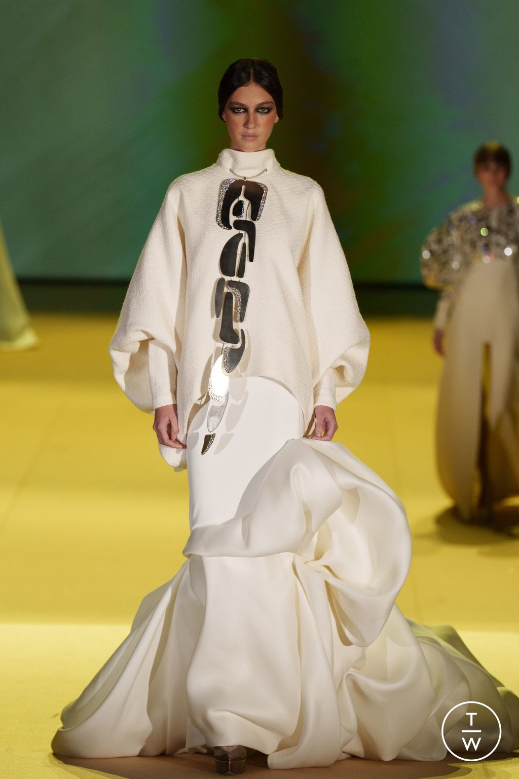 Fashion Week Paris Spring/Summer 2024 look 16 from the Stephane Rolland collection 高级定制