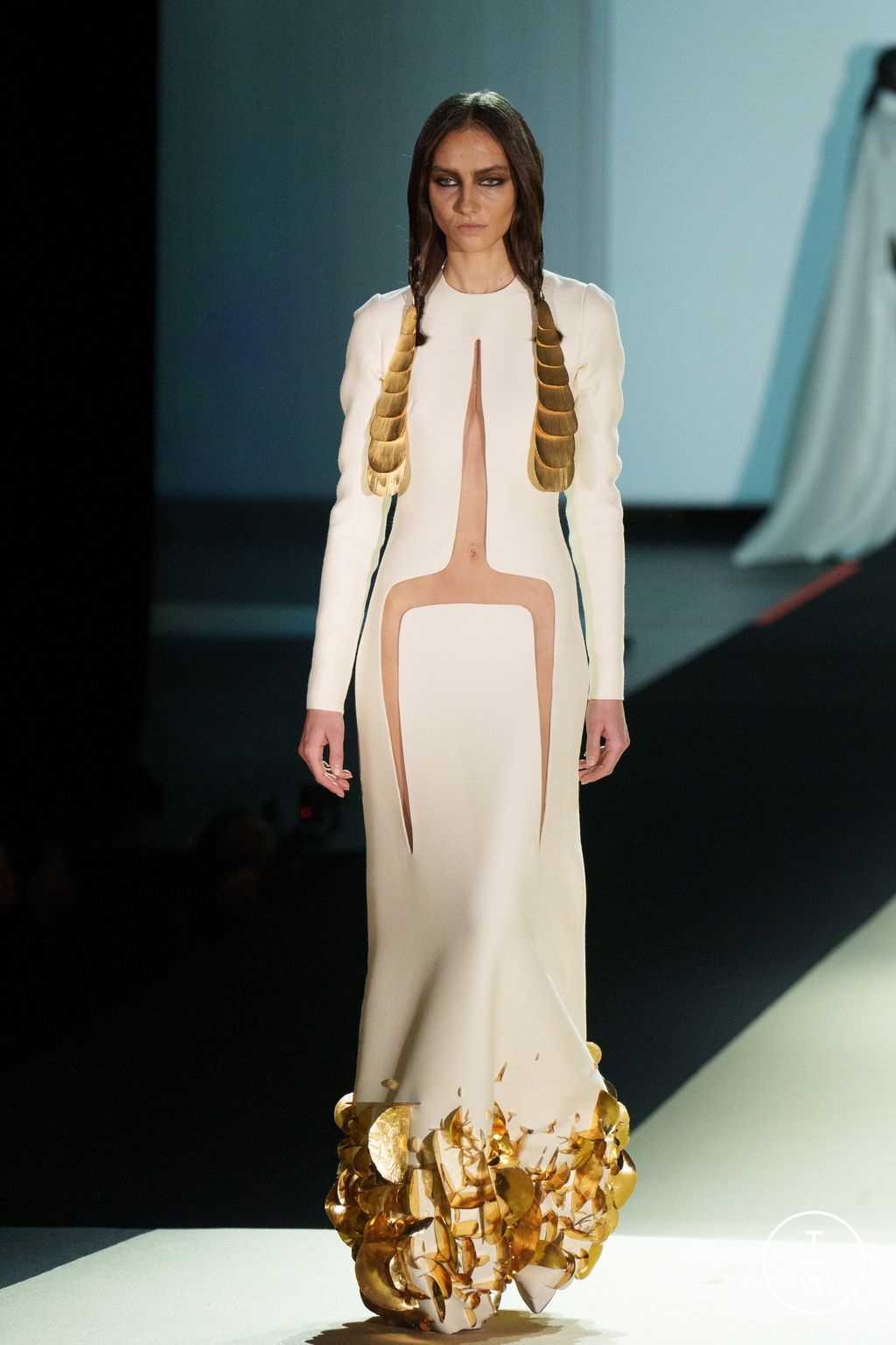 Fashion Week Paris Spring/Summer 2024 look 21 from the Stephane Rolland collection couture