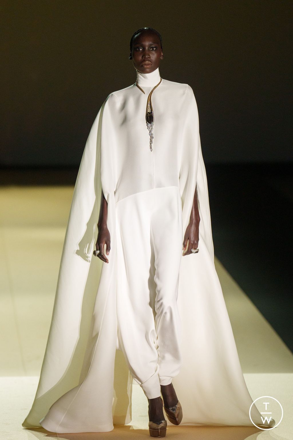 Fashion Week Paris Spring/Summer 2024 look 23 from the Stephane Rolland collection couture