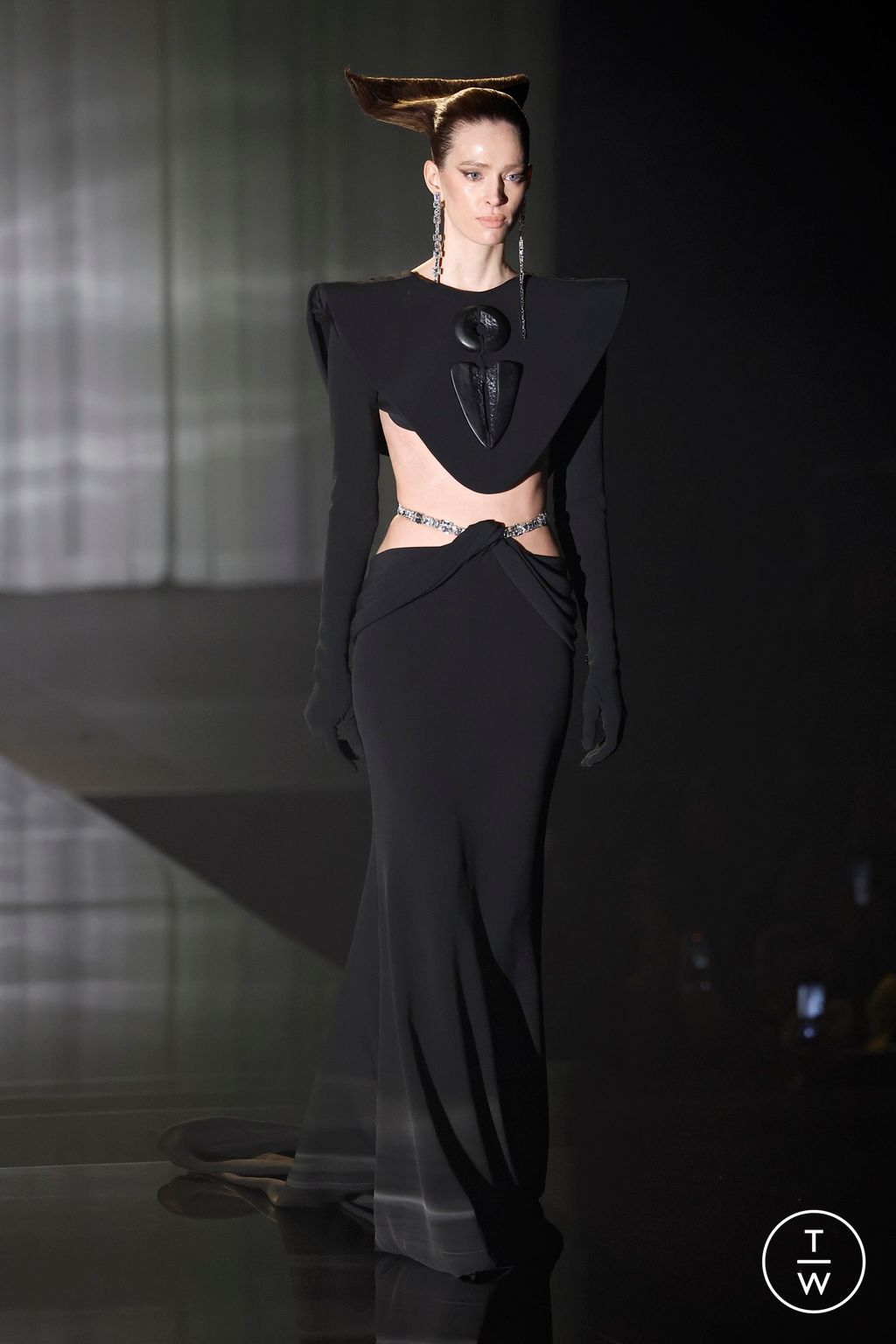 Fashion Week Paris Spring/Summer 2025 look 5 from the Stephane Rolland collection 高级定制