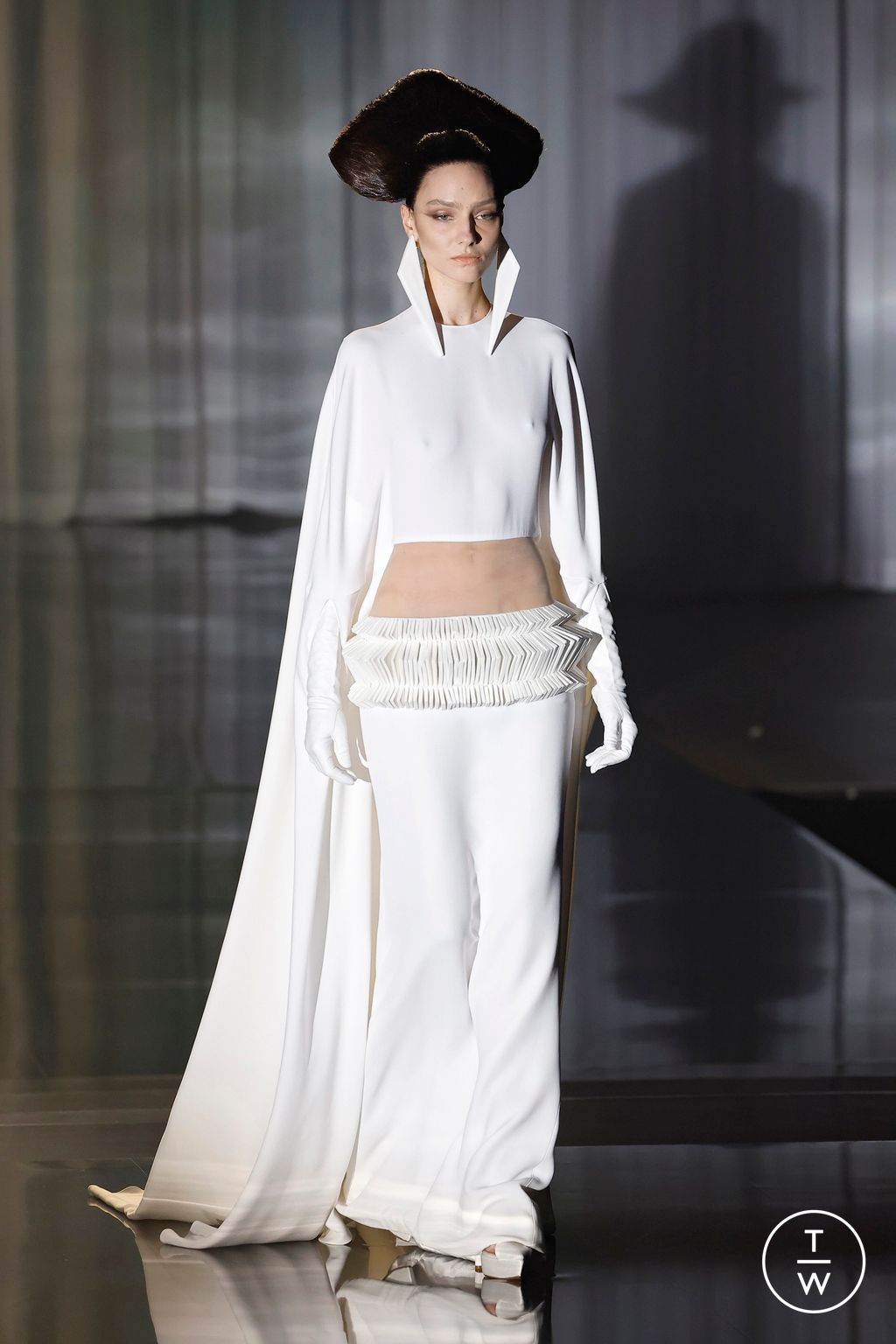 Fashion Week Paris Spring/Summer 2025 look 8 from the Stephane Rolland collection 高级定制