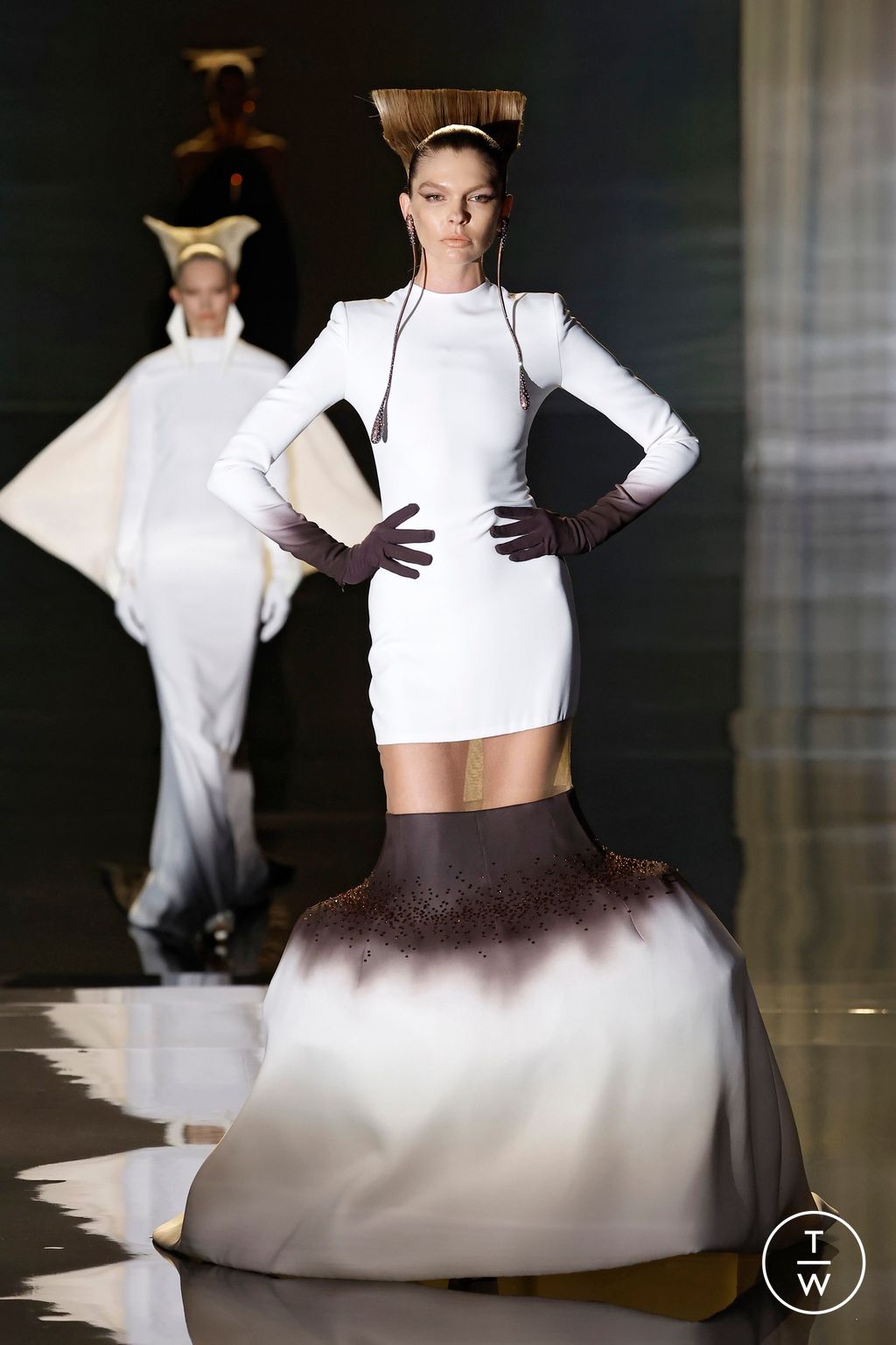 Fashion Week Paris Spring/Summer 2025 look 26 from the Stephane Rolland collection couture
