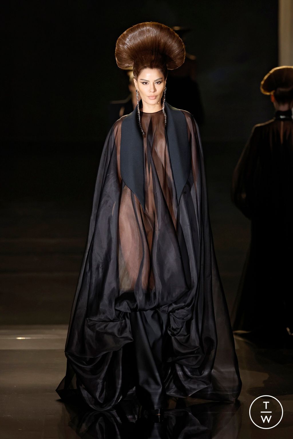 Fashion Week Paris Spring/Summer 2025 look 30 from the Stephane Rolland collection 高级定制
