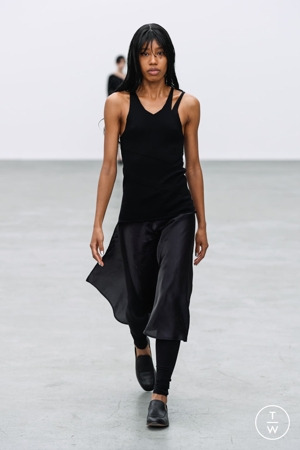 Fashion Week Paris Fall/Winter 2021 look 2 de la collection Sulvam menswear
