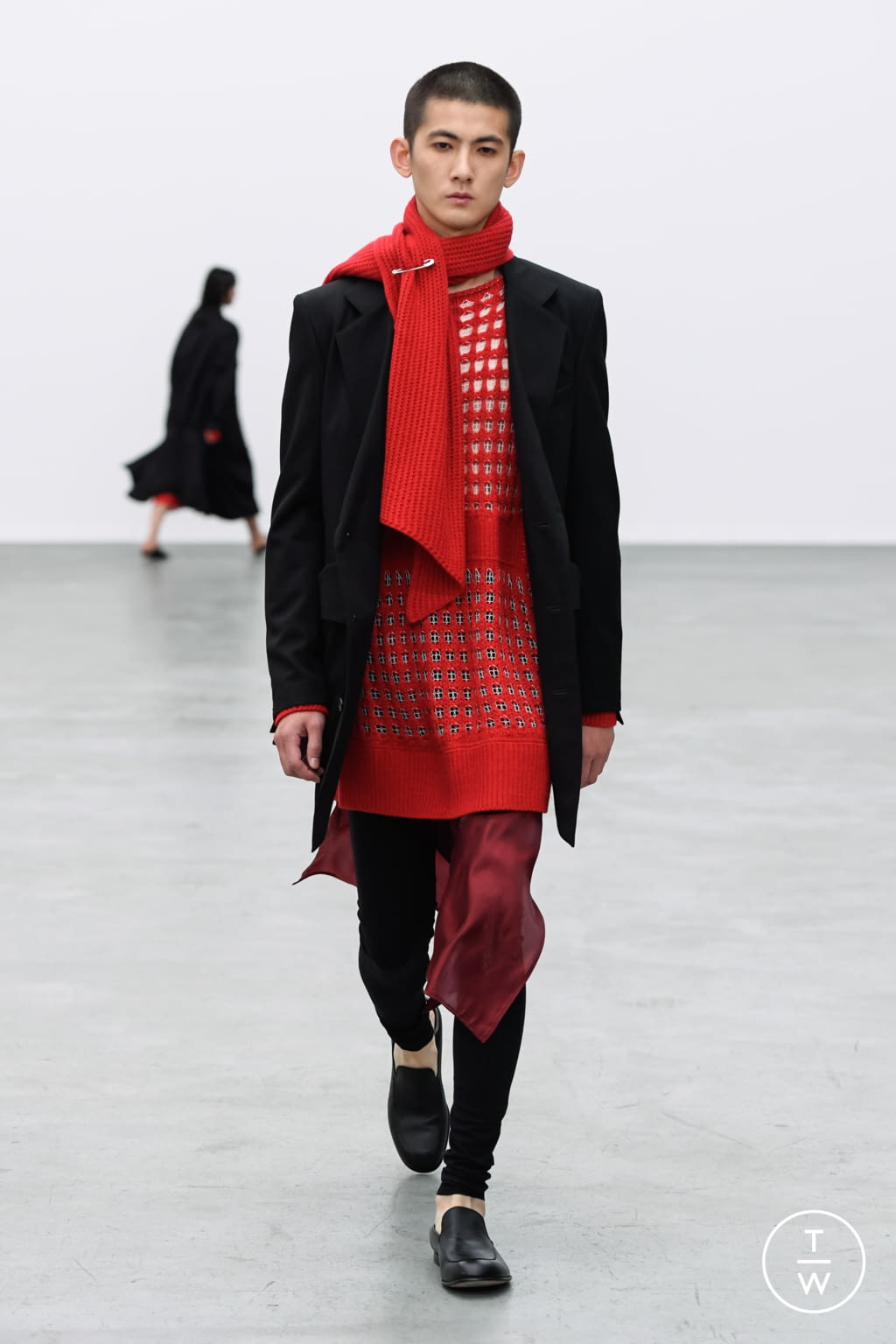 Fashion Week Paris Fall/Winter 2021 look 11 de la collection Sulvam menswear