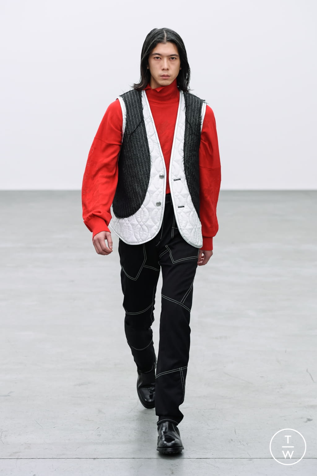 Fashion Week Paris Fall/Winter 2021 look 13 from the Sulvam collection menswear