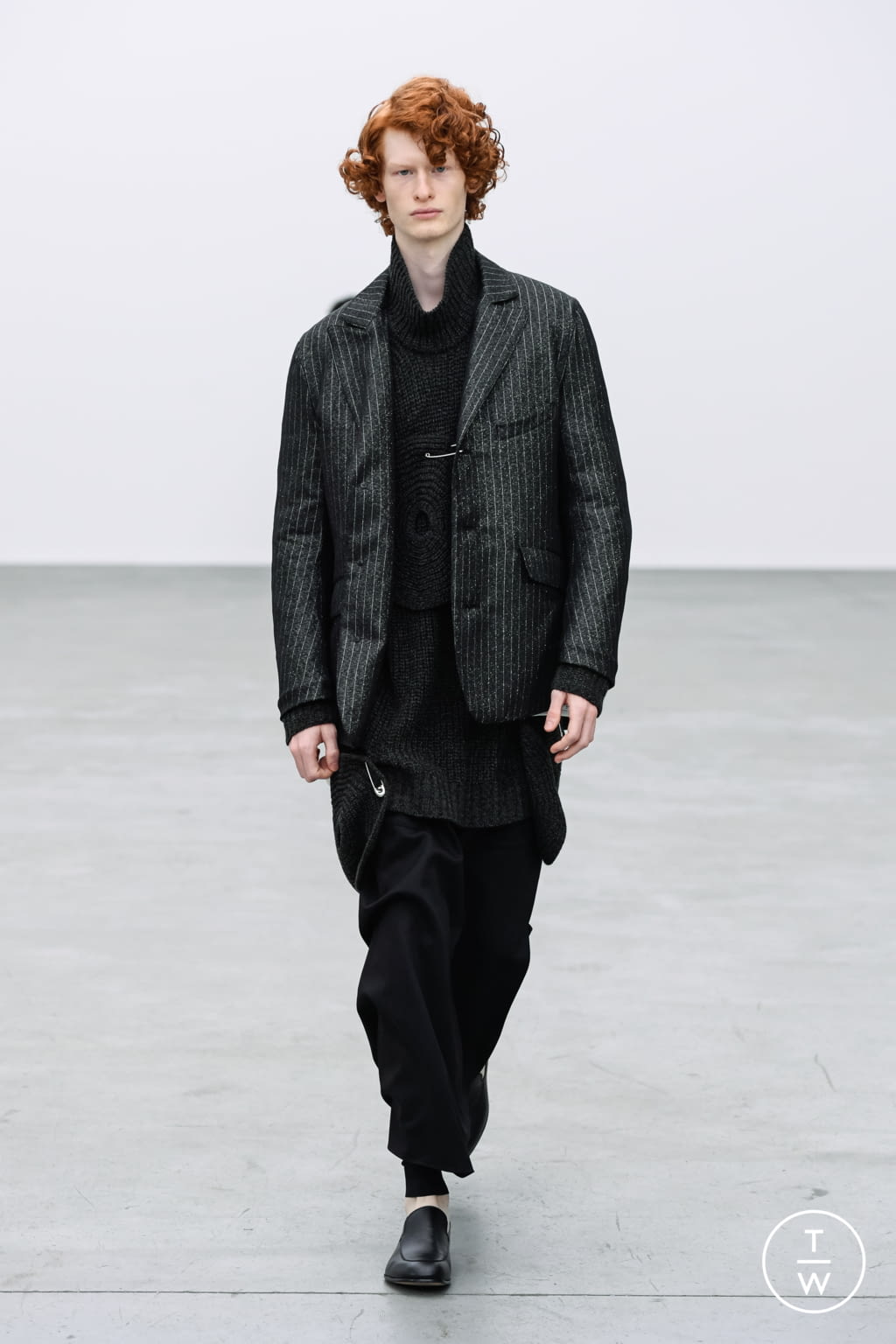 Fashion Week Paris Fall/Winter 2021 look 17 from the Sulvam collection menswear