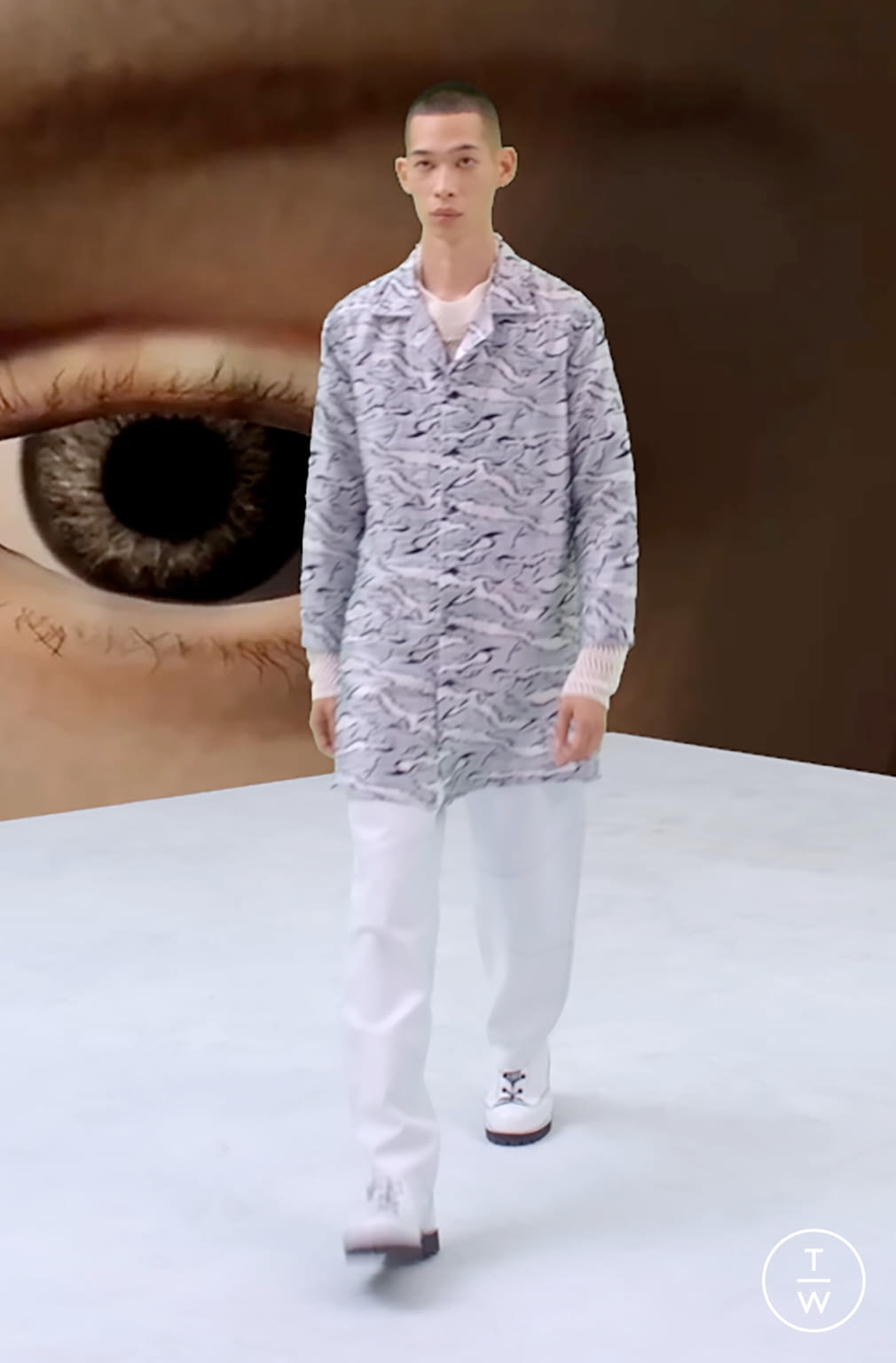 Fashion Week Paris Spring/Summer 2022 look 19 from the Sulvam collection menswear