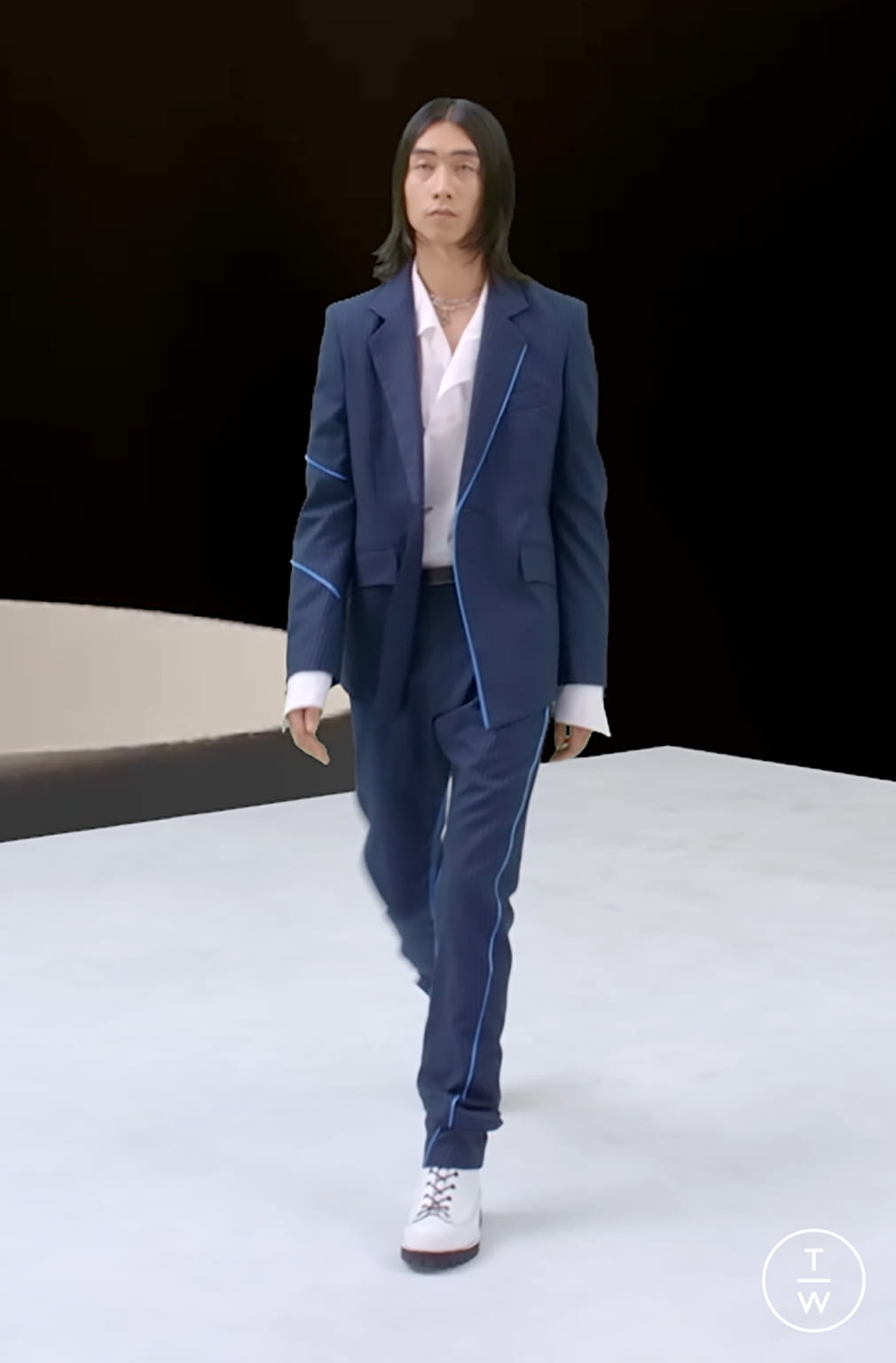 Fashion Week Paris Spring/Summer 2022 look 2 from the Sulvam collection menswear