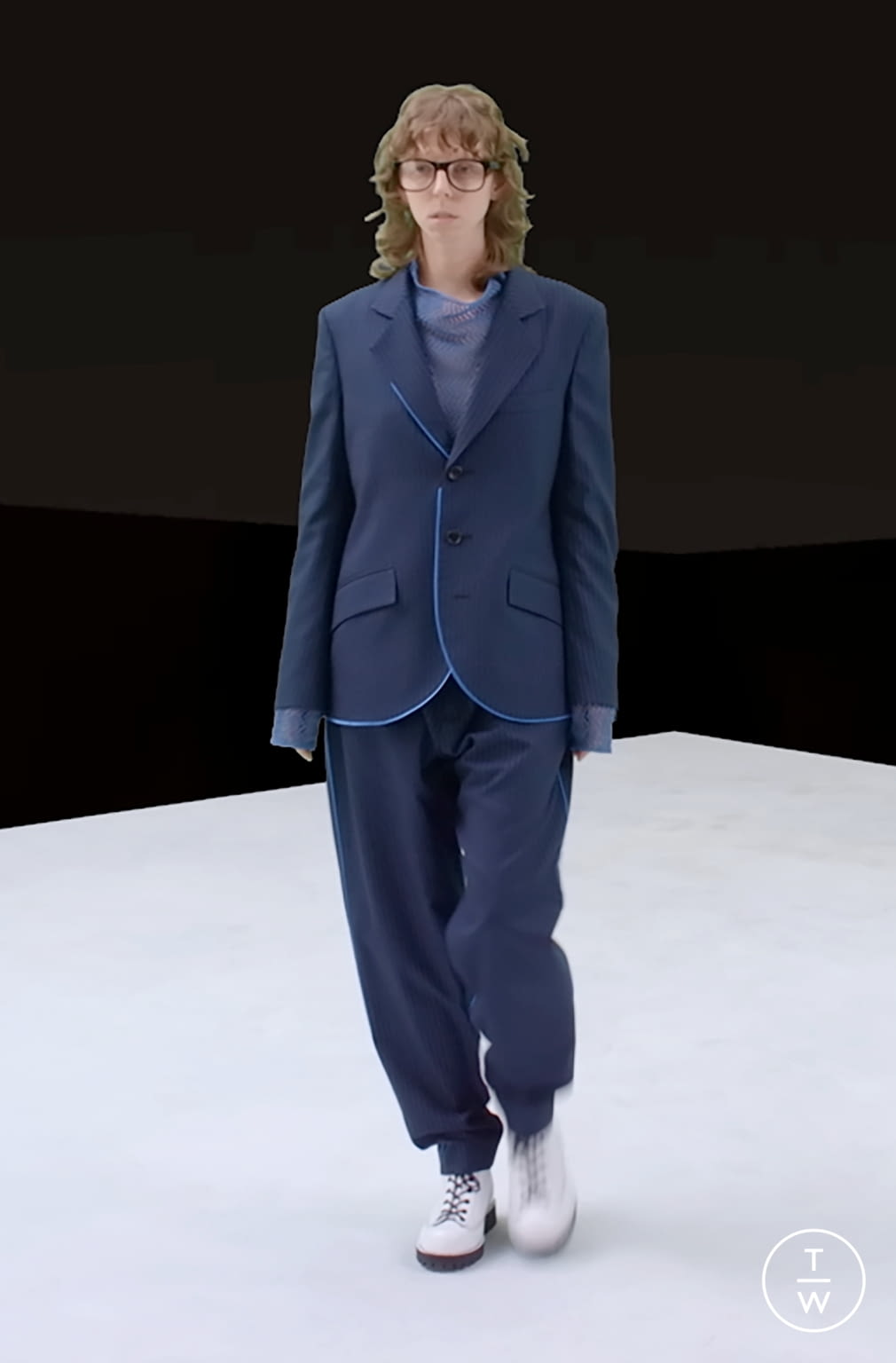 Fashion Week Paris Spring/Summer 2022 look 4 from the Sulvam collection 男装