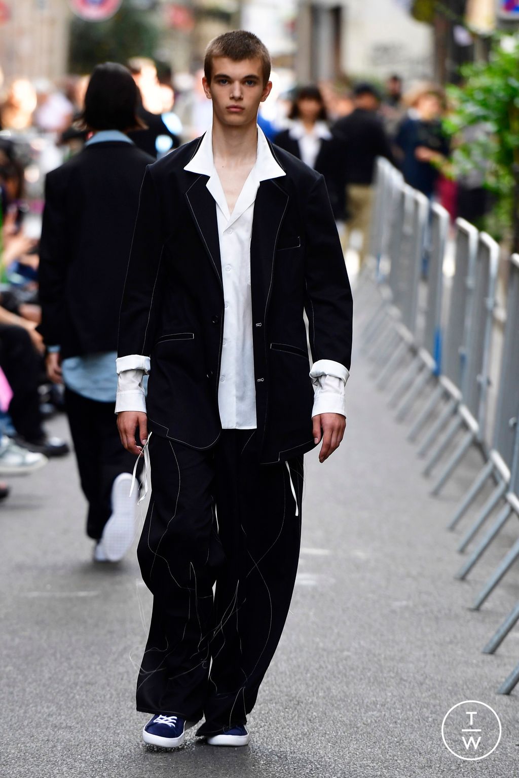 Fashion Week Paris Spring/Summer 2024 look 2 from the Sulvam collection menswear