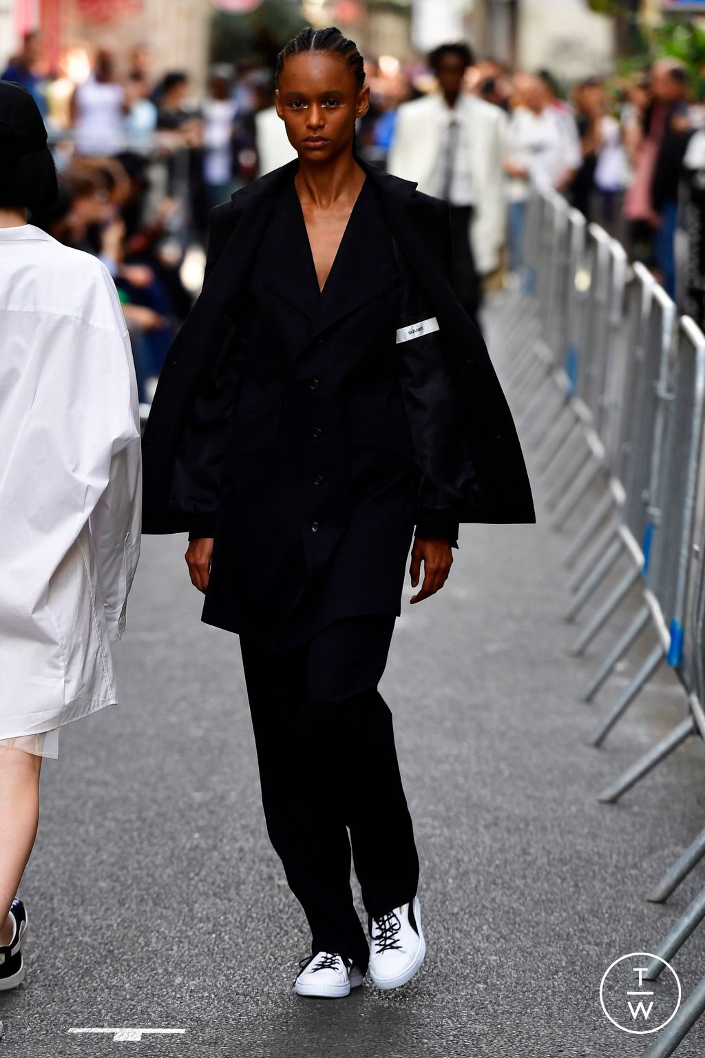 Fashion Week Paris Spring/Summer 2024 look 25 from the Sulvam collection menswear