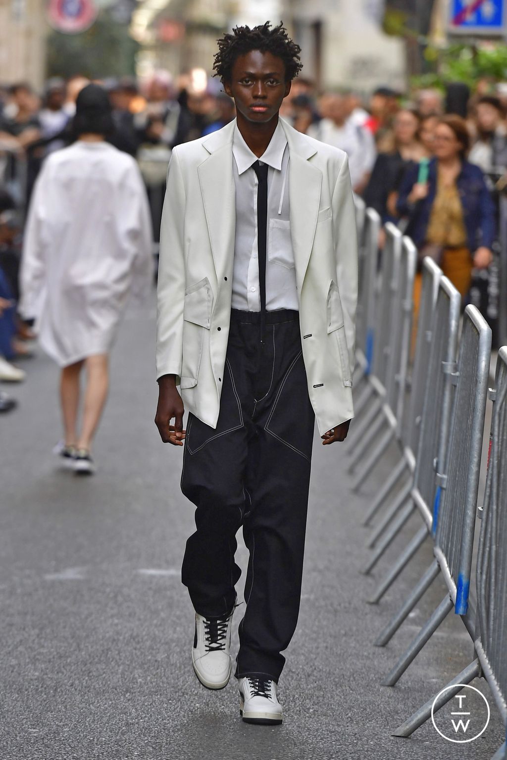 Fashion Week Paris Spring/Summer 2024 look 26 from the Sulvam collection menswear