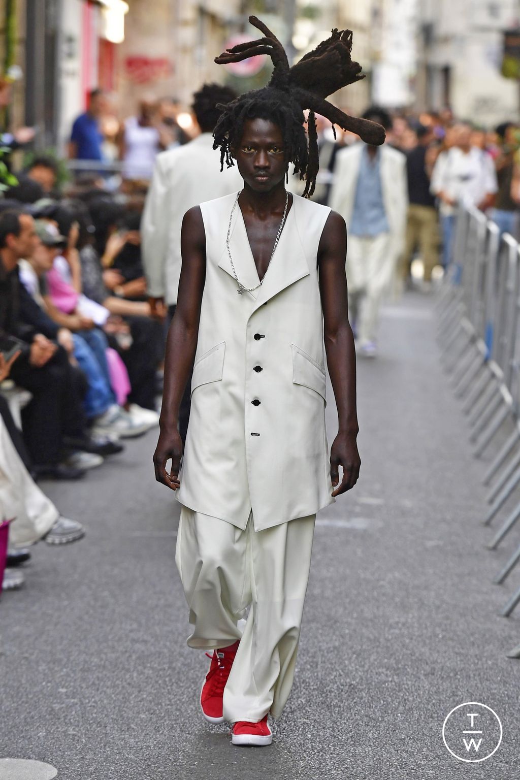 Fashion Week Paris Spring/Summer 2024 look 27 from the Sulvam collection menswear