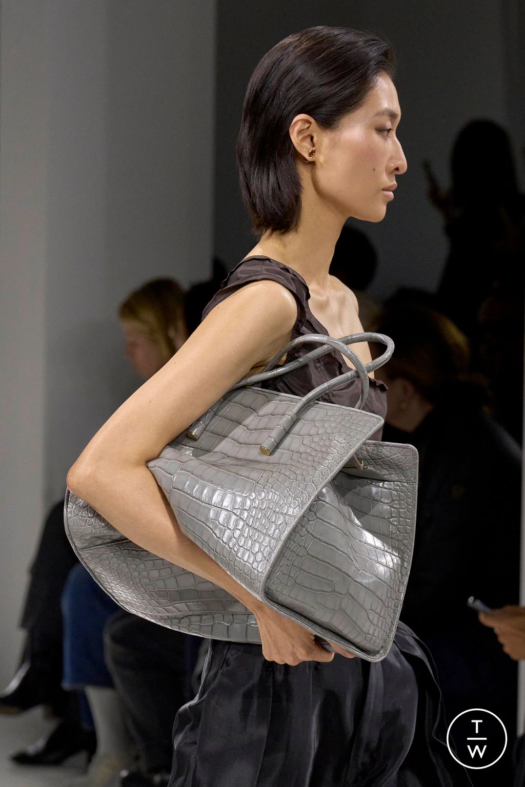 Fashion Week Milan Spring/Summer 2026 look 6 from the Bottega Veneta collection womenswear accessories