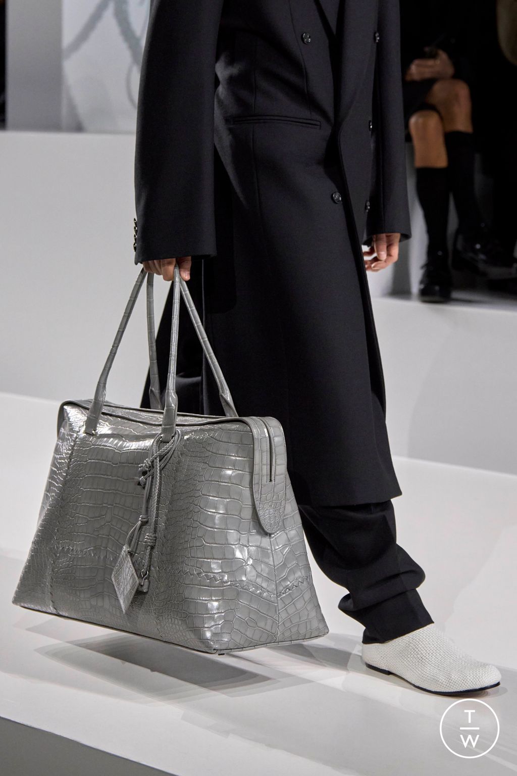 Fashion Week Milan Spring/Summer 2026 look 13 from the Bottega Veneta collection womenswear accessories