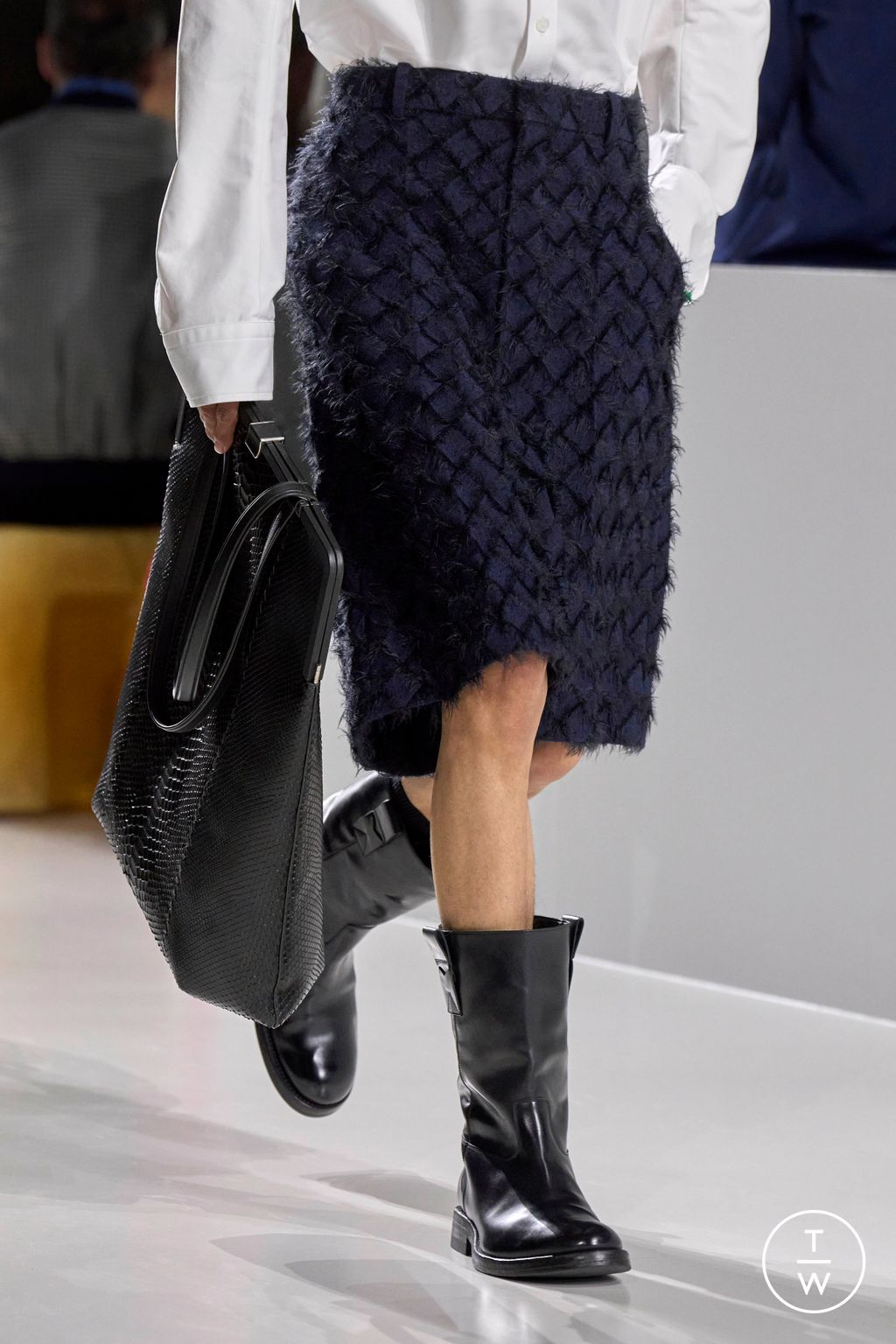 Fashion Week Milan Spring/Summer 2026 look 14 from the Bottega Veneta collection womenswear accessories