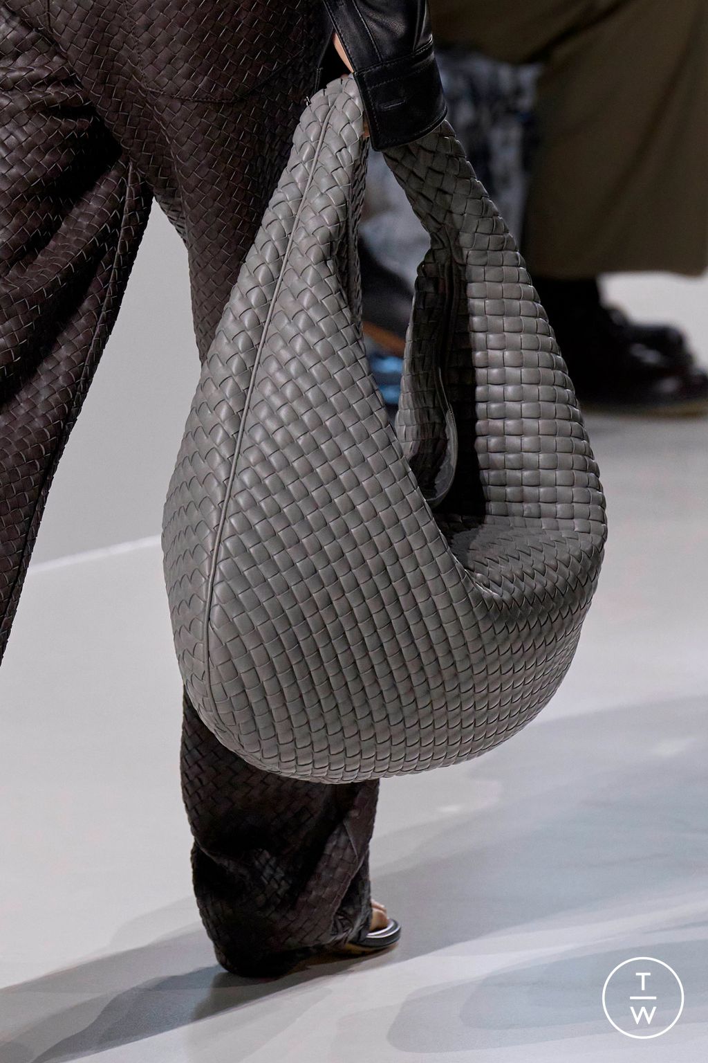 Fashion Week Milan Spring/Summer 2026 look 35 from the Bottega Veneta collection womenswear accessories