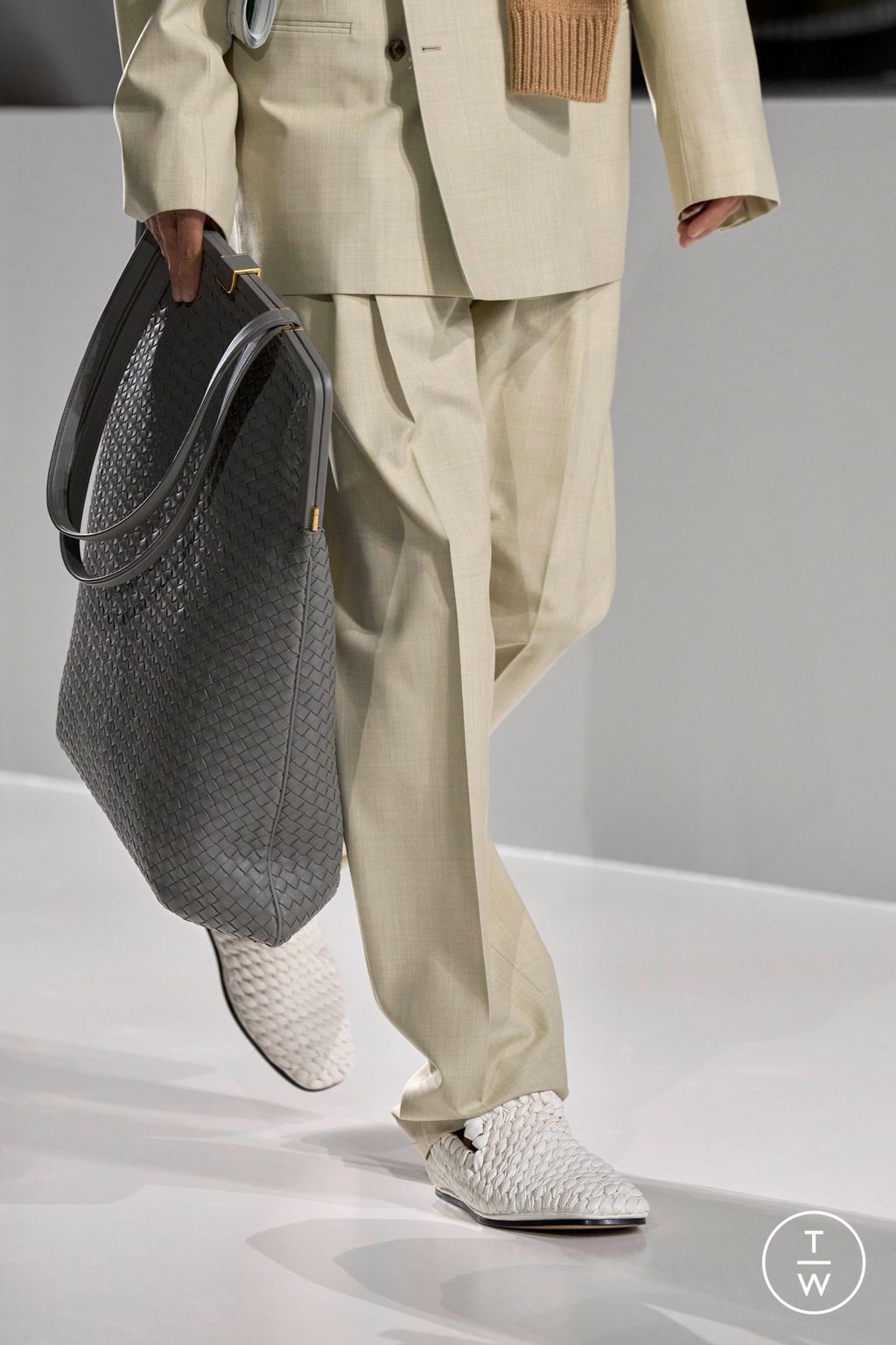 Fashion Week Milan Spring/Summer 2026 look 49 from the Bottega Veneta collection womenswear accessories