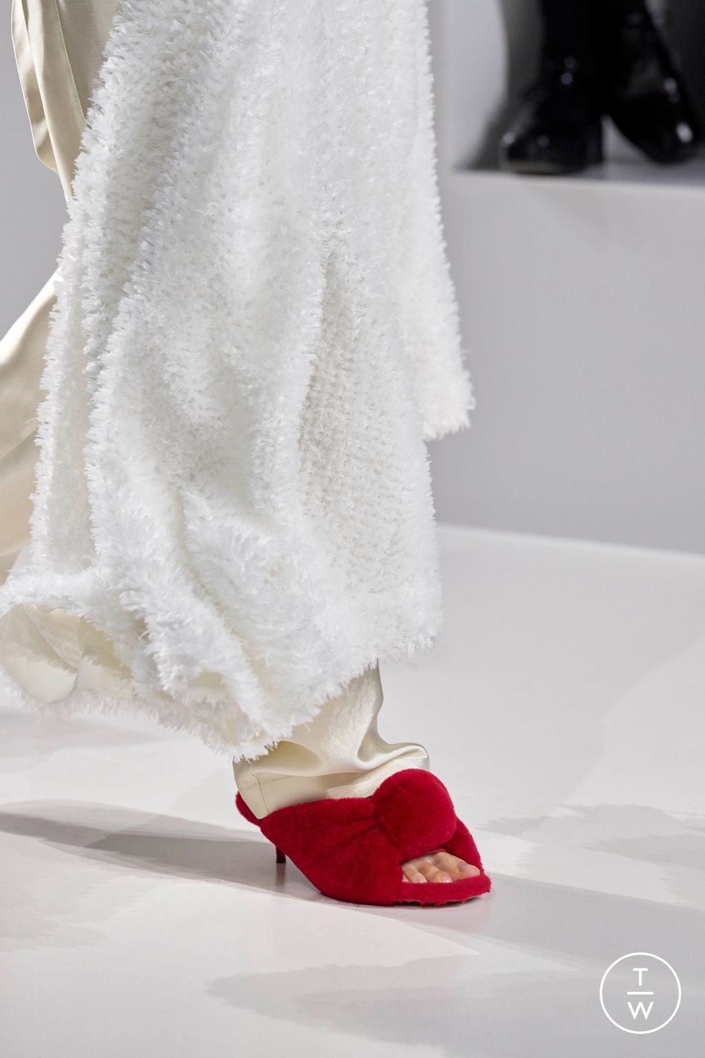 Fashion Week Milan Spring/Summer 2026 look 92 from the Bottega Veneta collection womenswear accessories