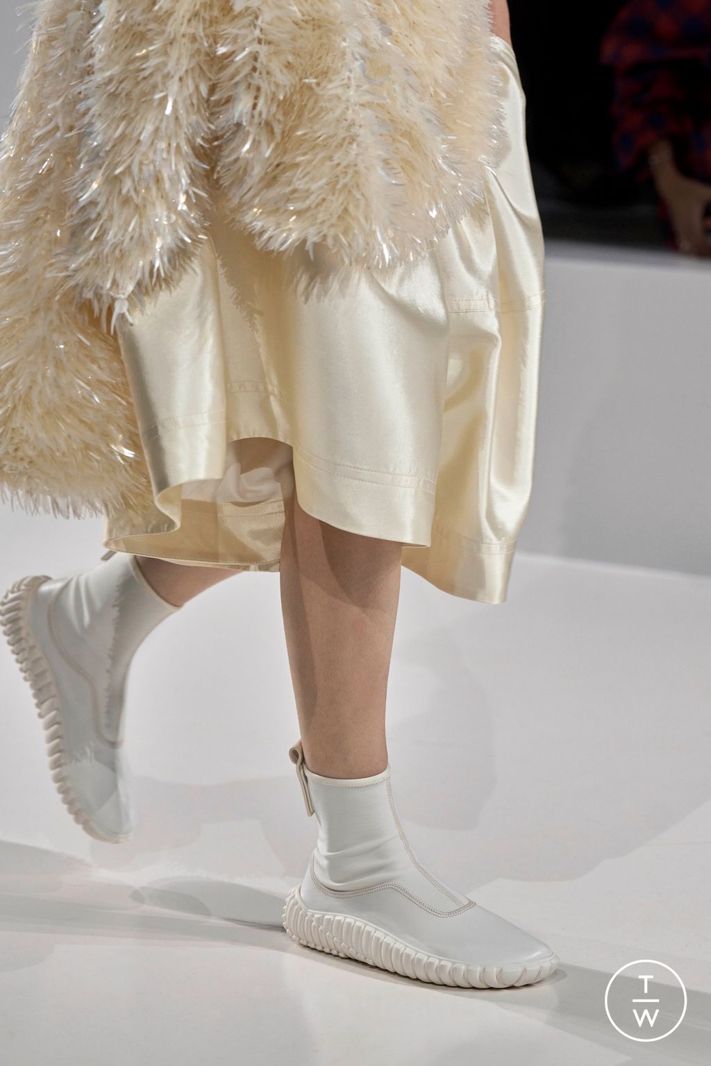 Fashion Week Milan Spring/Summer 2026 look 96 from the Bottega Veneta collection womenswear accessories