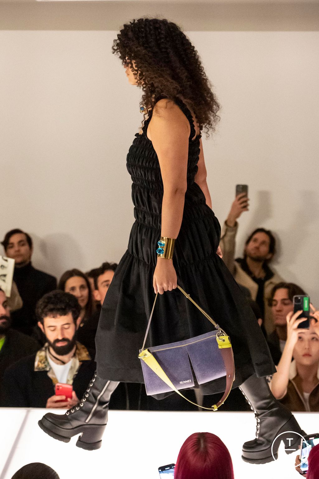 Fashion Week Milan Fall/Winter 2023 look 4 de la collection Sunnei womenswear