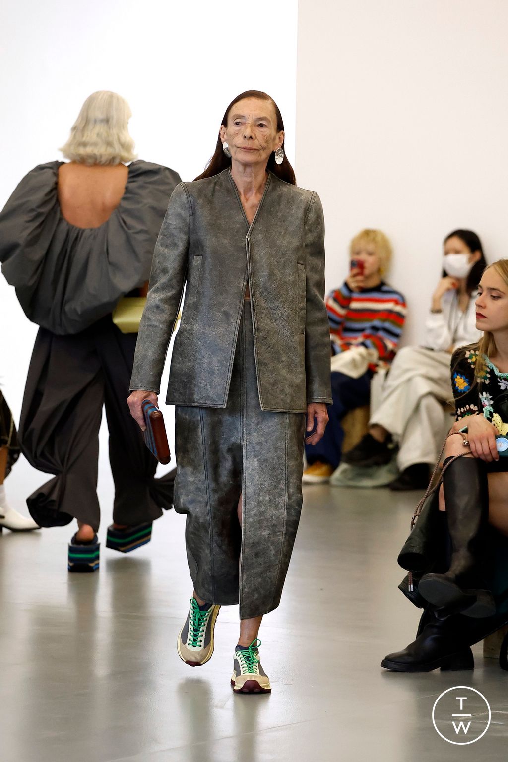 Fashion Week Milan Spring/Summer 2025 look 4 from the Sunnei collection womenswear