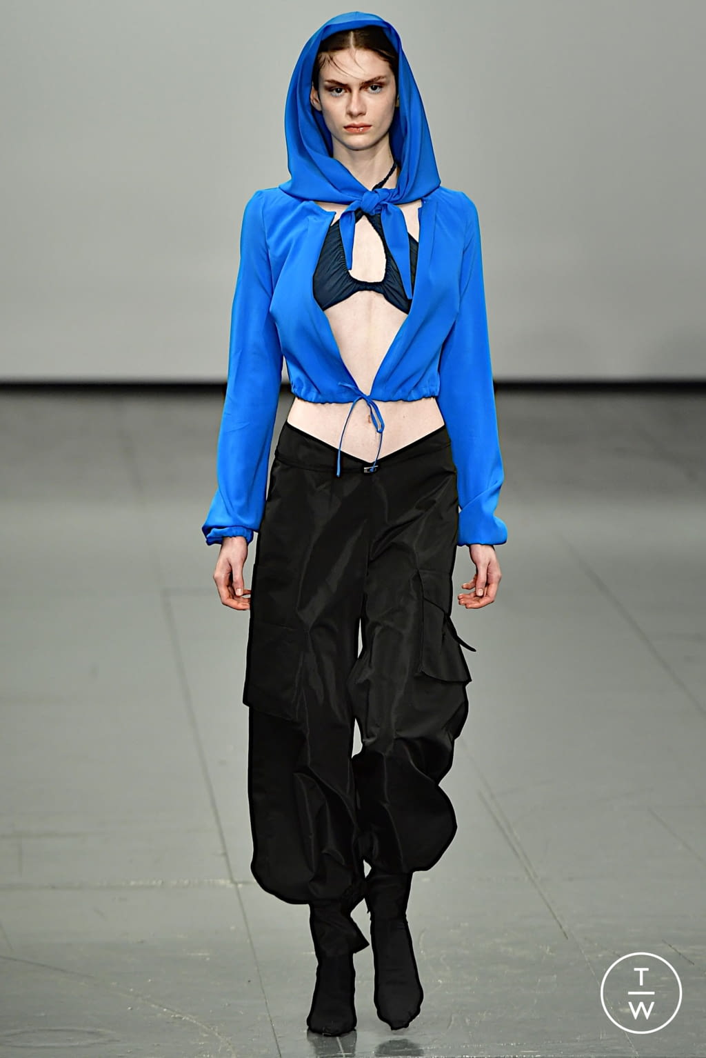 Fashion Week London Fall/Winter 2022 look 10 from the Supriya Lele collection 女装