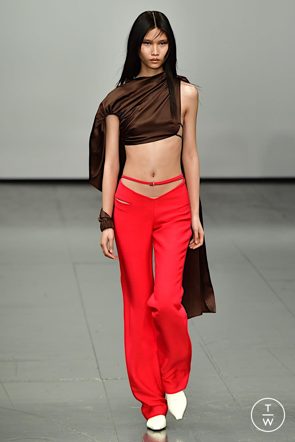 Fashion Week London Fall/Winter 2022 look 15 from the Supriya Lele collection womenswear