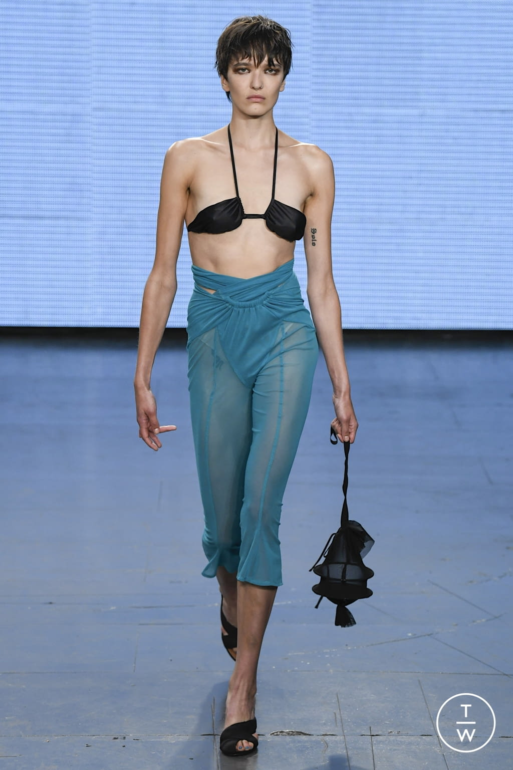 Fashion Week London Spring/Summer 2022 look 18 de la collection Supriya Lele womenswear